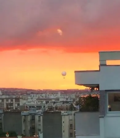 Appartement Loft With Romantic View Over The Eiffel Tower