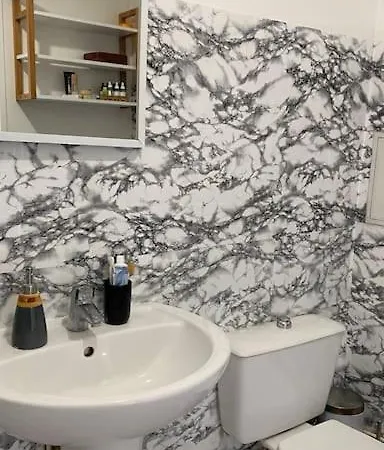 Loft With Romantic View Over The Eiffel Tower *