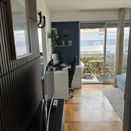 Loft With Romantic View Over The Eiffel Tower Apartman Párizs